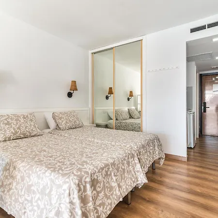 Home2book Cosy Studio, Pool & Sea Views Lejlighed *